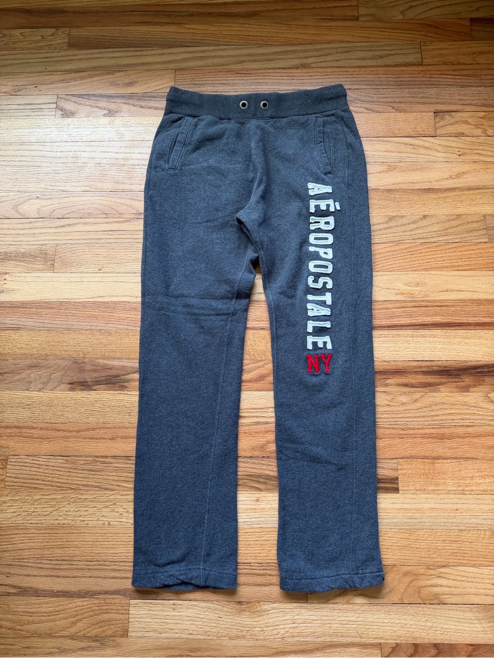 Y2K Aéropostale Gray Sweatpants with NY Logo Size S